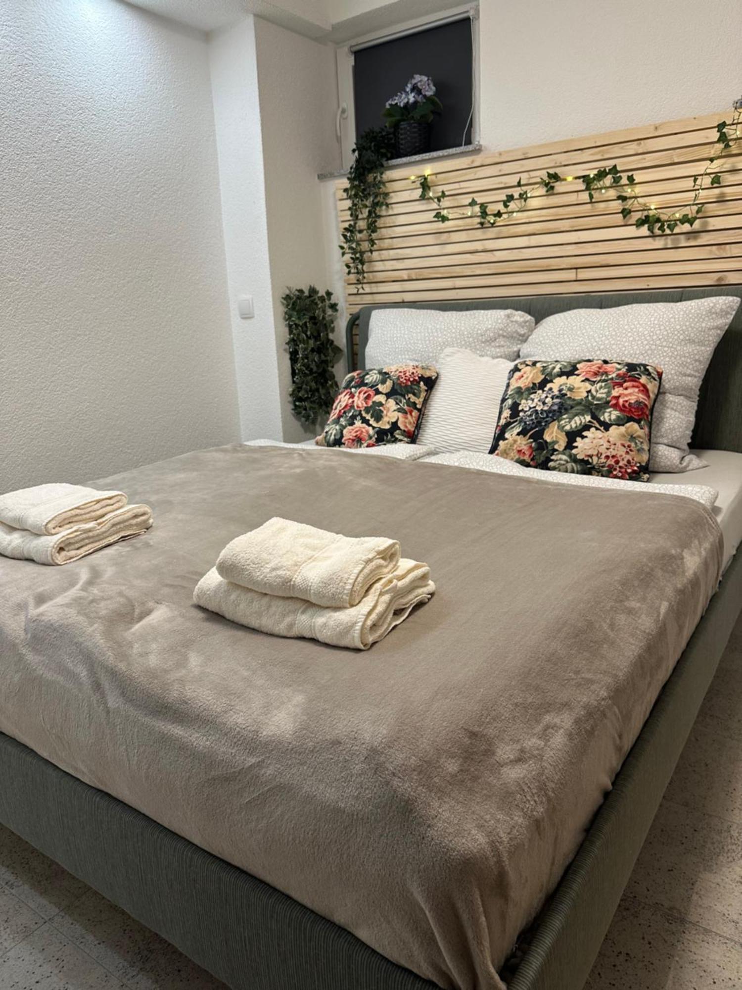 Moderne Ruhige Ferienwohnung Ubstadt-Weiher Extérieur photo